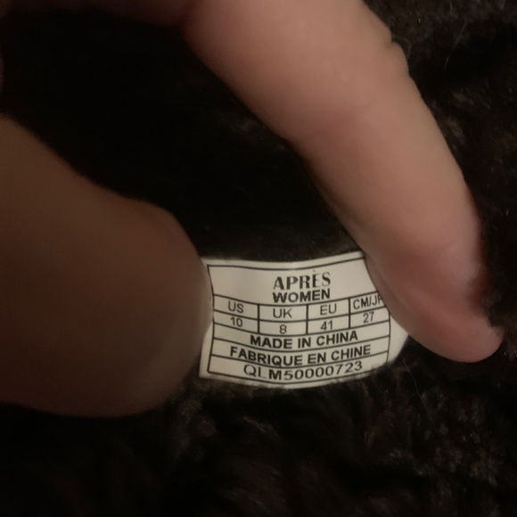 Boots - Picture 4 of 4